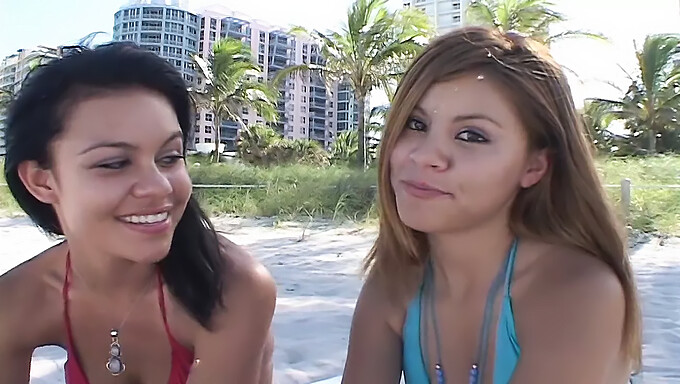 Teengirls Geben Kehlenfick Und Bekommen Sperma Am Strand Von Miami