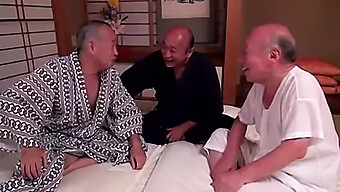 Shigeo Tokuda Y Sus Amigos Tienen Una Fiesta Llena De Diversión Con Tres Chicas Tetonas:D