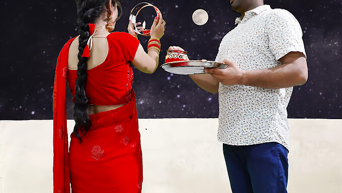 Amatör Hint Karısı Priya'Nın Ilk Karva Chauth Kutlaması Derin Boğaz Sakso Içeriyor