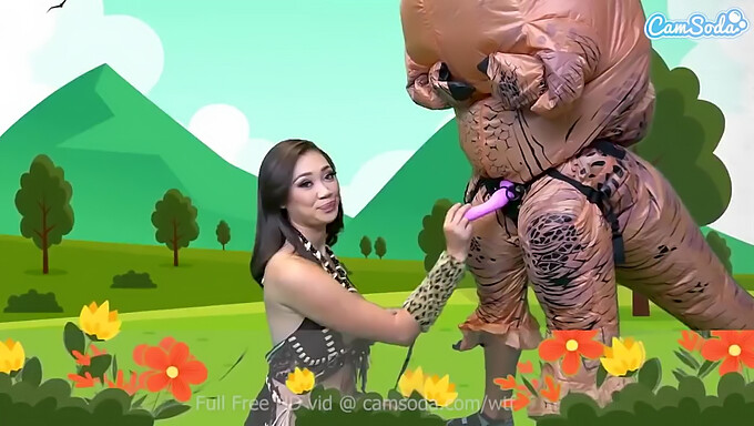 Une Beauté Asiatique Se Fait Plaisir Avec Des Jouets Sexuels Et Une Surprise Orale