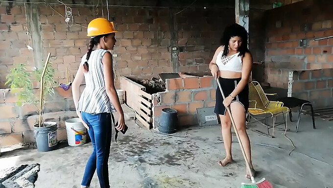 Encontro Quente De Dona De Casa Amadora Com Chefe De Construção