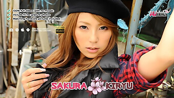 Sakura Kiryu, Một Cô Gái Tóc Nâu Tuyệt Đẹp, Thổi Kèn Sâu Cho Một Con Cặc To Và Lông Lá