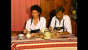 Tüylü Bir Heidi Ve Boşalma Ile Alman Vintage Porno